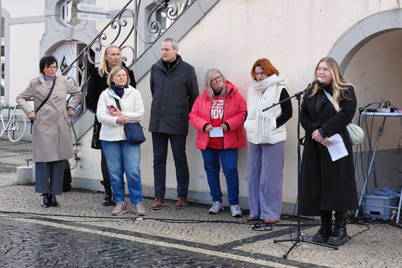 Kundgebung in Lippstadt setzt starkes Zeichen gegen Gewalt an Frauen